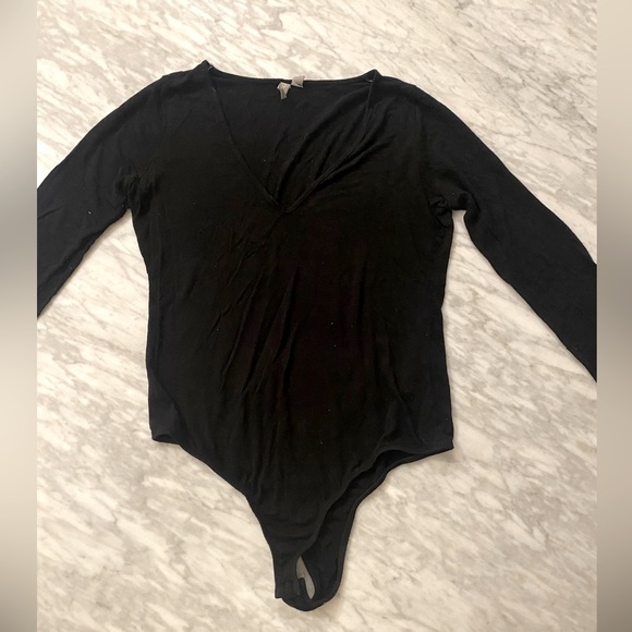 ASOS Tall Black Long-Sleeve V-Neck Bodysuit - Picture 3 of 5